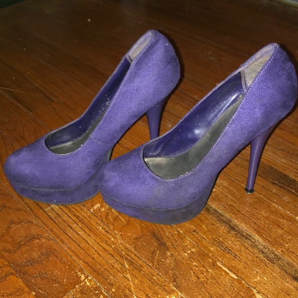 Plum pumps size 6 - Picture 2 of 2